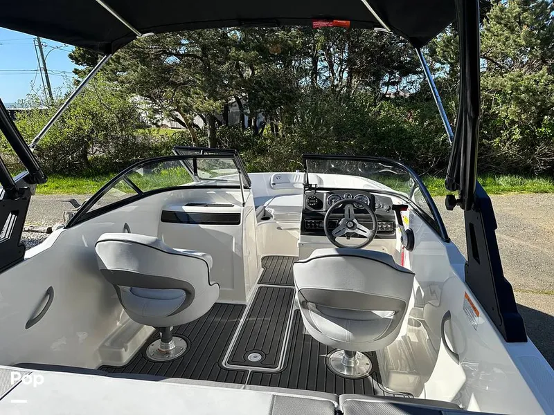 Slide: The Image of Bayliner VR4 2022 - 16549082