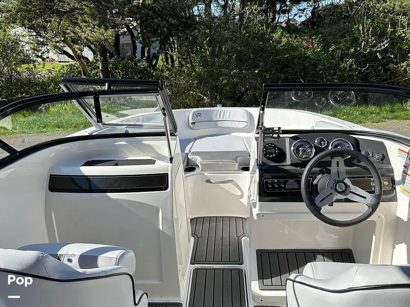 Slide: The Image of Bayliner VR4 2022 - 16549083