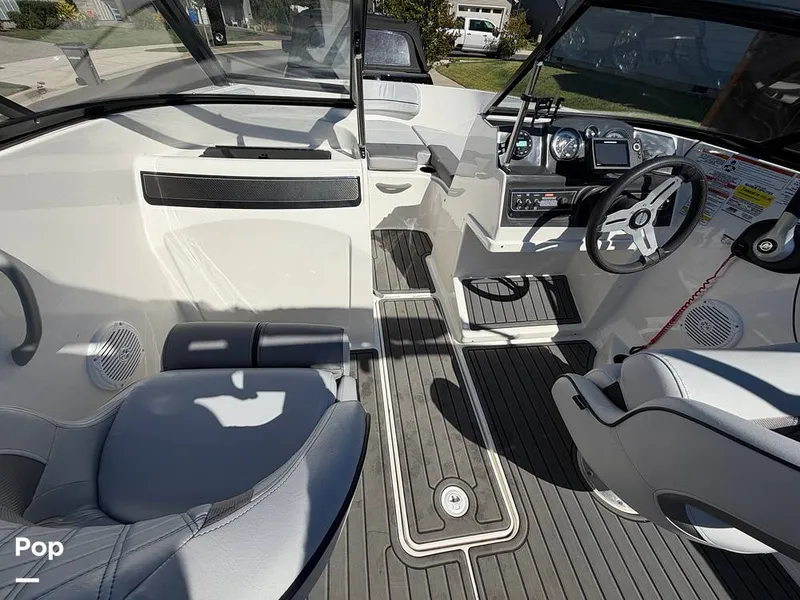 Slide: The Image of Bayliner VR4 2022 - 16596784
