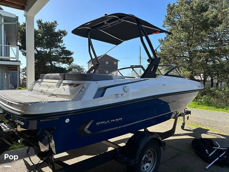 Slide: The Image of Bayliner VR4 2022 - 16549081