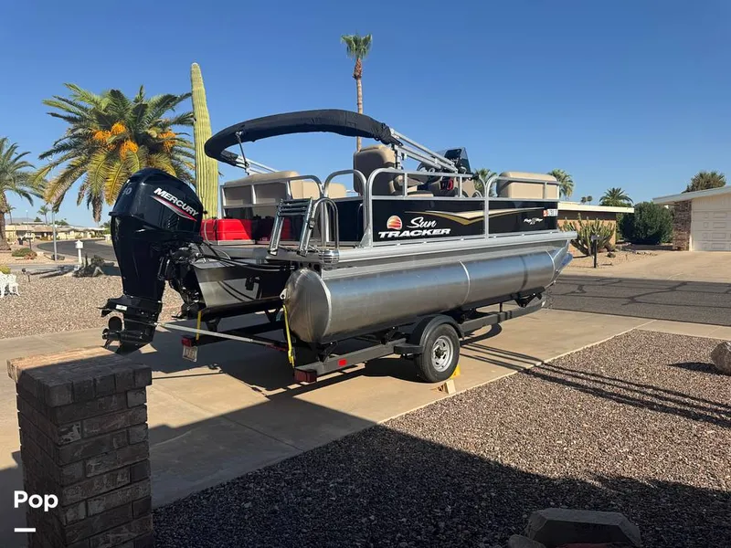 Slide: The Image of Sun Tracker Party Barge 16 2025 - 16554901