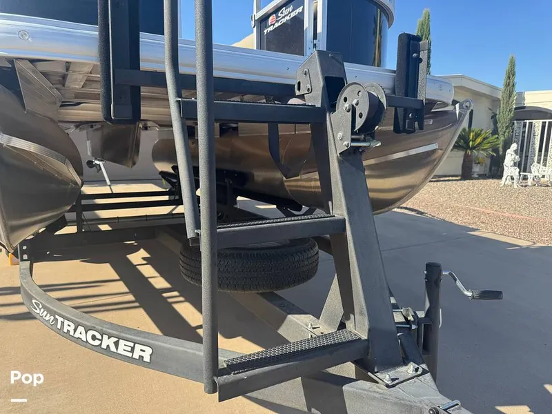 Slide: The Image of Sun Tracker Party Barge 16 2025 - 16554929