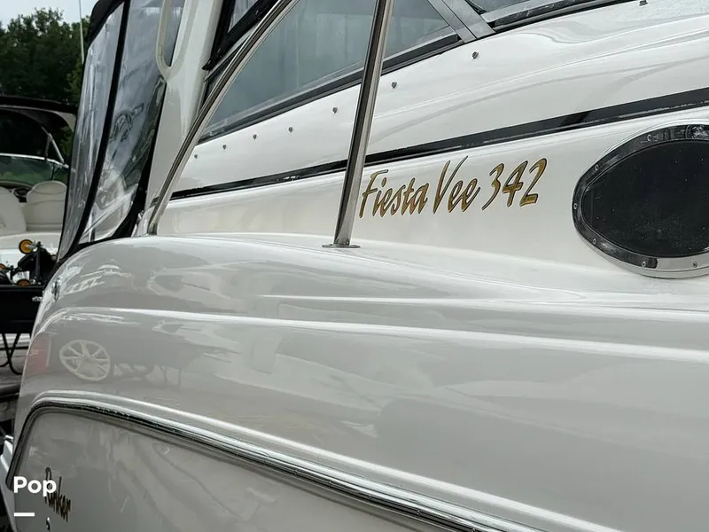 Slide: The Image of Rinker 342 Fiesta Vee 2004 - 16550496