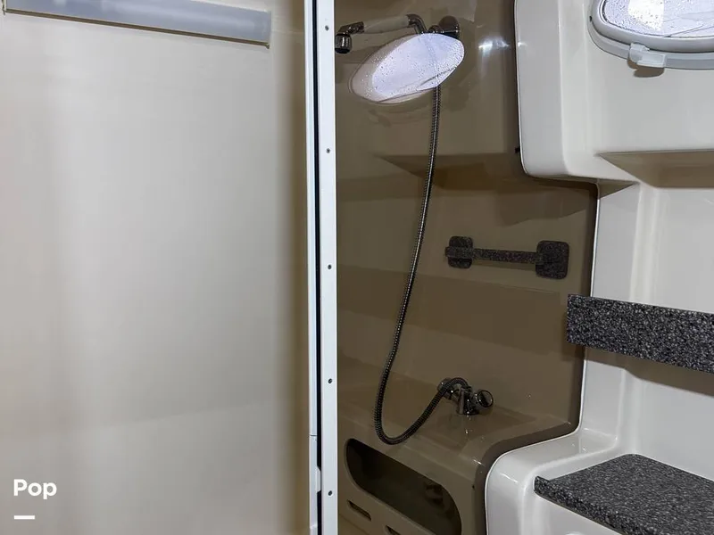 Slide: The Image of Rinker 342 Fiesta Vee 2004 - 16573617