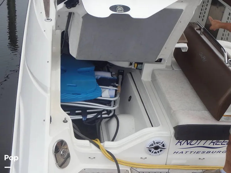 Slide: The Image of Sea Ray 400 SLX 2019 - 16616424