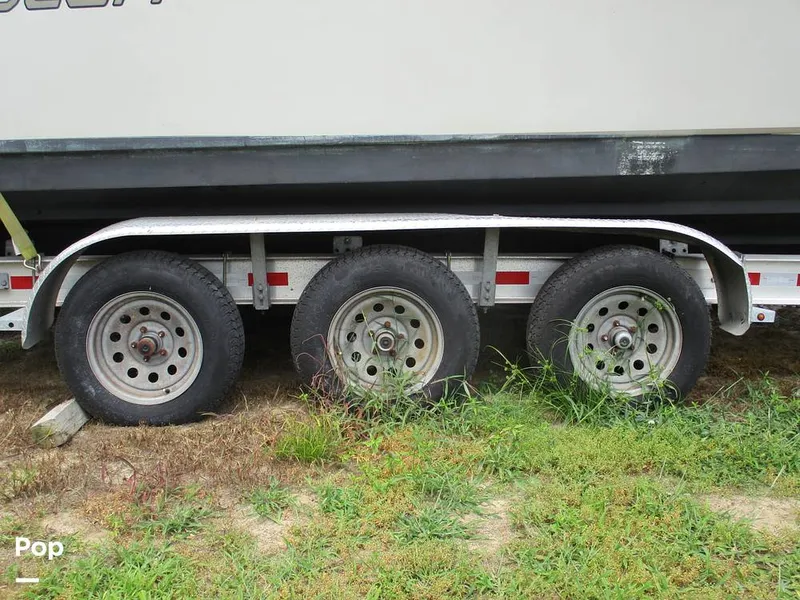 Slide: The Image of 2021 LOAD RITE TRI-AXLE TRAILER INCLUDED !! - 16612366