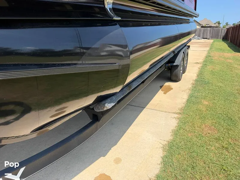 Slide: The Image of Regency 230 LE3 Sport 2023 - 16694292