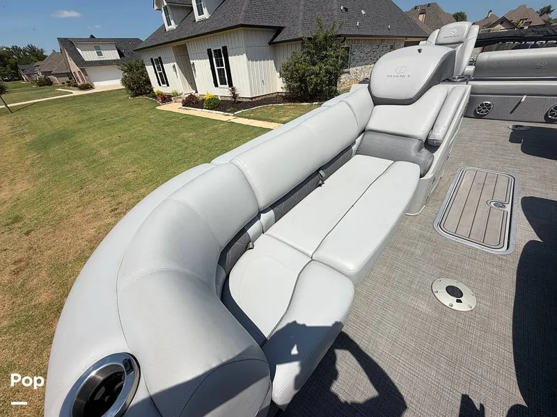 Slide: The Image of Regency 230 LE3 Sport 2023 - 16694322