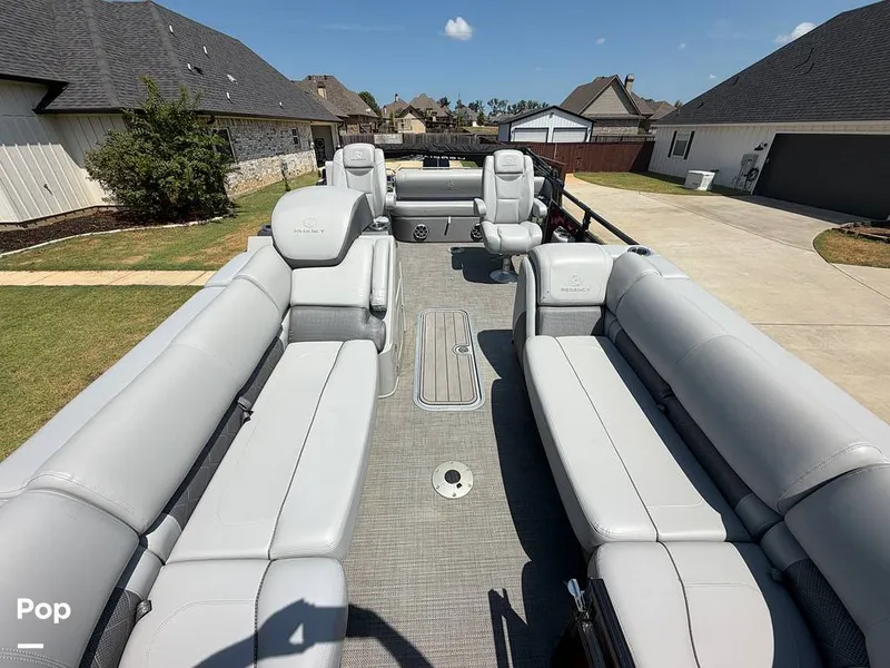 Slide: The Image of Regency 230 LE3 Sport 2023 - 16694320