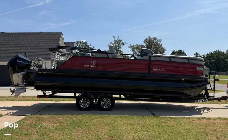 Slide: The Image of Regency 230 LE3 Sport 2023 - 16694278