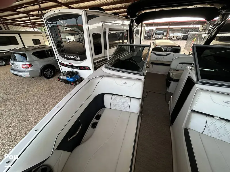 Slide: The Image of Regal 23OBX 2019 - 16581103