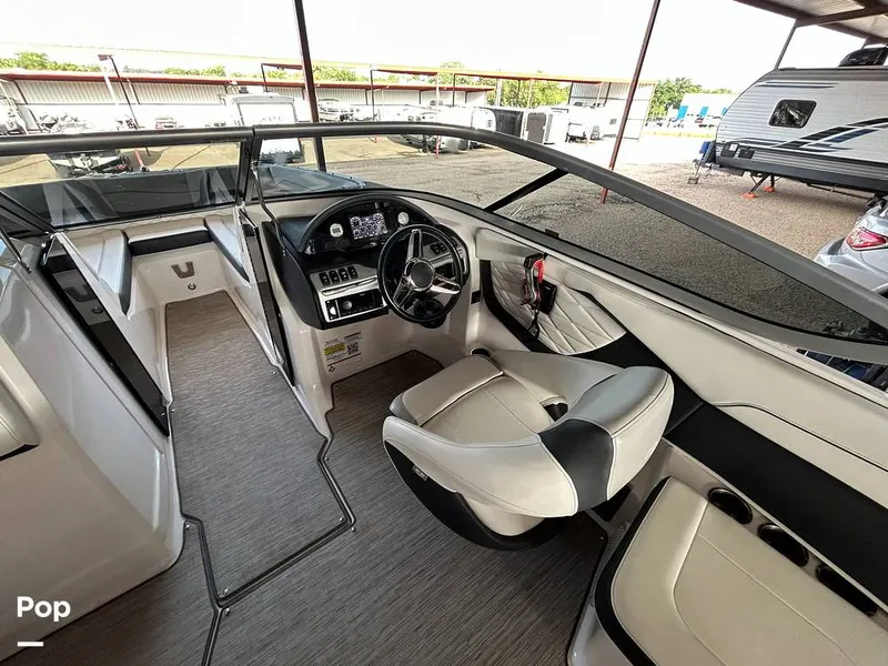 Slide: The Image of Regal 23OBX 2019 - 16581064