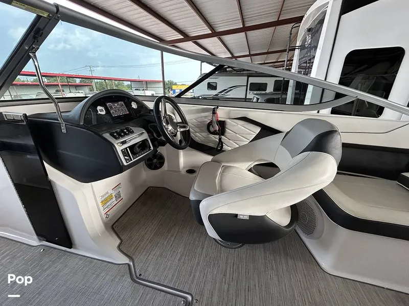 Slide: The Image of Regal 23OBX 2019 - 16581088