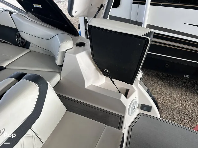 Slide: The Image of Regal 23OBX 2019 - 16581052