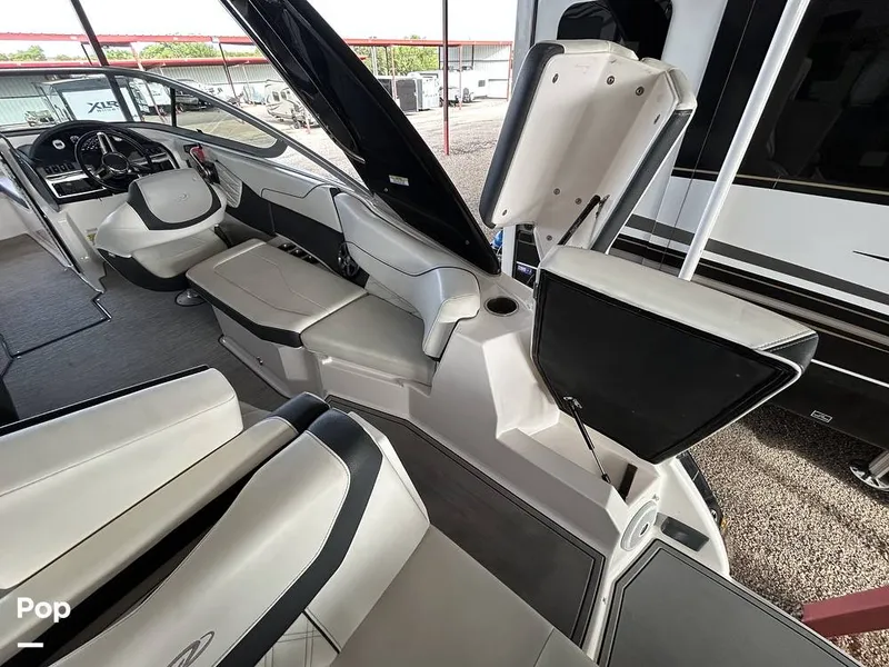 Slide: The Image of Regal 23OBX 2019 - 16581060