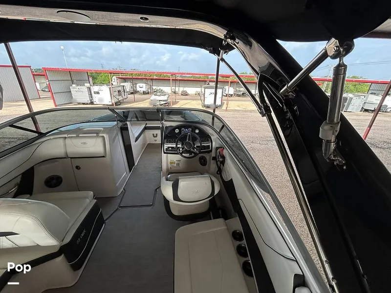 Slide: The Image of Regal 23OBX 2019 - 16581062