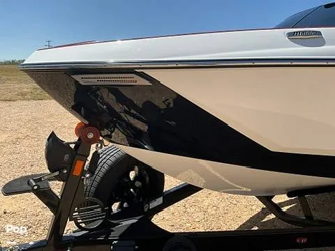 Slide: The Image of Malibu Wakesetter 25 LSV 2023 - 16588179
