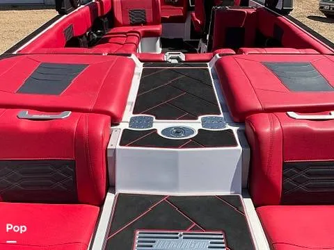 Slide: The Image of Malibu Wakesetter 25 LSV 2023 - 16587964