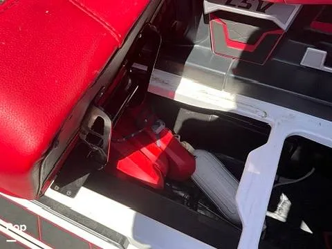 Slide: The Image of Malibu Wakesetter 25 LSV 2023 - 16588090