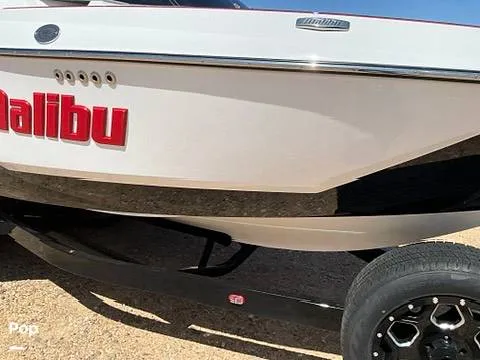 Slide: The Image of Malibu Wakesetter 25 LSV 2023 - 16588195