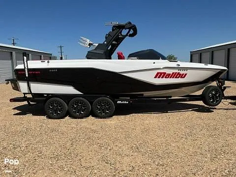 Slide: The Image of Malibu Wakesetter 25 LSV 2023 - 16587954
