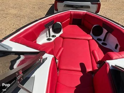 Slide: The Image of Malibu Wakesetter 25 LSV 2023 - 16588136