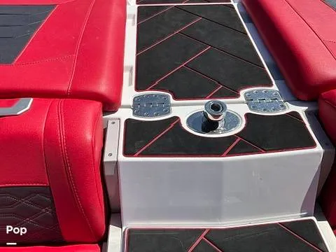 Slide: The Image of Malibu Wakesetter 25 LSV 2023 - 16587986