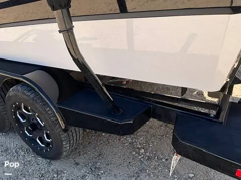 Slide: The Image of Malibu Wakesetter 25 LSV 2023 - 16588163