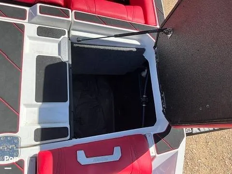 Slide: The Image of Malibu Wakesetter 25 LSV 2023 - 16587987