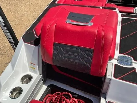 Slide: The Image of Malibu Wakesetter 25 LSV 2023 - 16587980