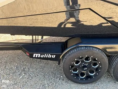 Slide: The Image of Malibu Wakesetter 25 LSV 2023 - 16588173