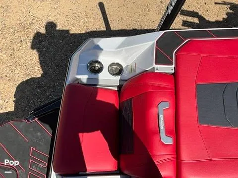 Slide: The Image of Malibu Wakesetter 25 LSV 2023 - 16587970