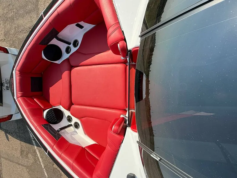 Slide: The Image of Malibu Wakesetter 25 LSV 2023 - 16562589