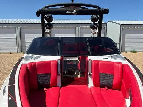 Slide: The Image of Malibu Wakesetter 25 LSV 2023 - 16587961
