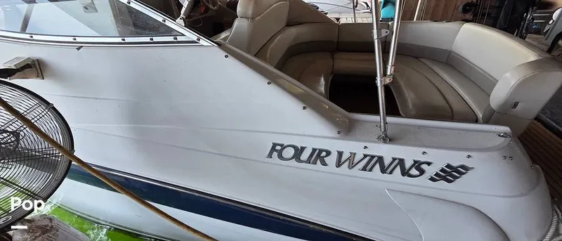 Slide: The Image of Four Winns 248 Vista 2000 - 16615360