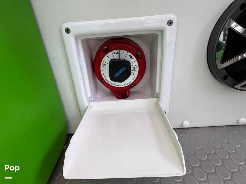 Slide: The Image of Battery Switch - 16599666