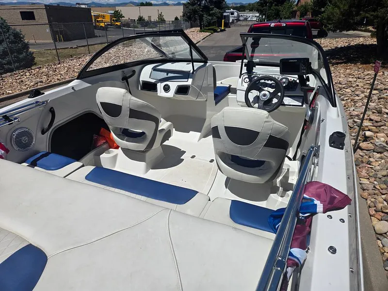 Slide: The Image of Tahoe 400TF 2016 - 16562697