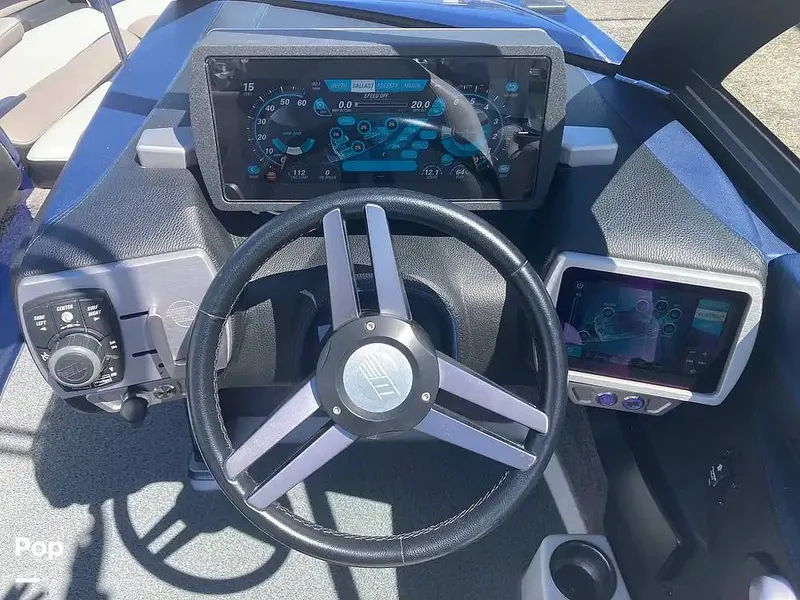 Slide: The Image of Malibu Wakesetter 25 LSV 2016 - 16563952