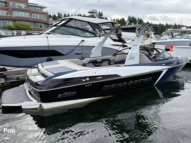 Slide: The Image of Malibu Wakesetter 25 LSV 2016 - 16579792