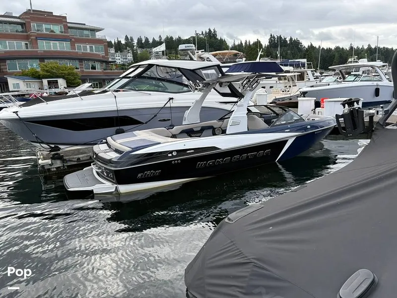 Slide: The Image of Malibu Wakesetter 25 LSV 2016 - 16579764