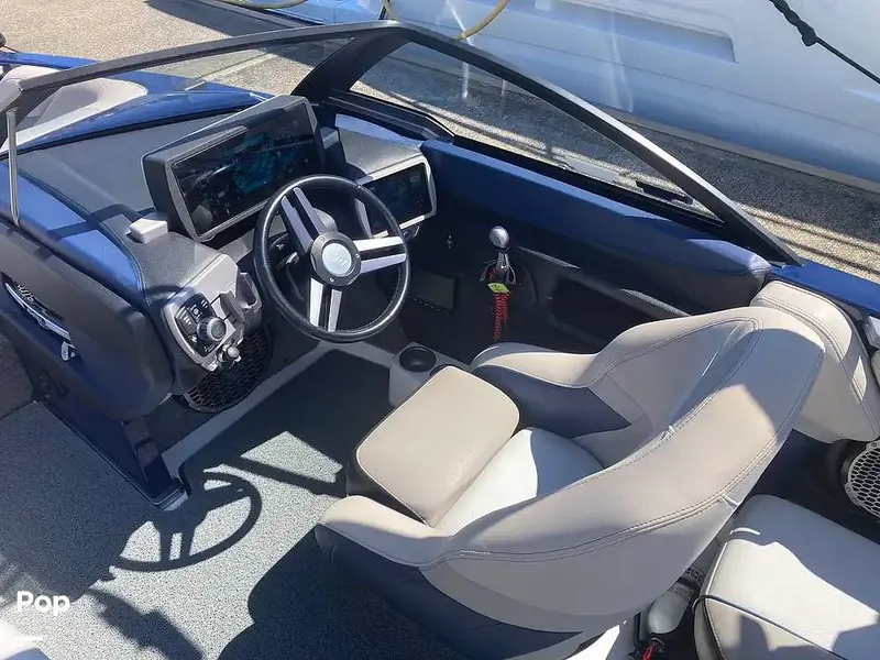 Slide: The Image of Malibu Wakesetter 25 LSV 2016 - 16563948
