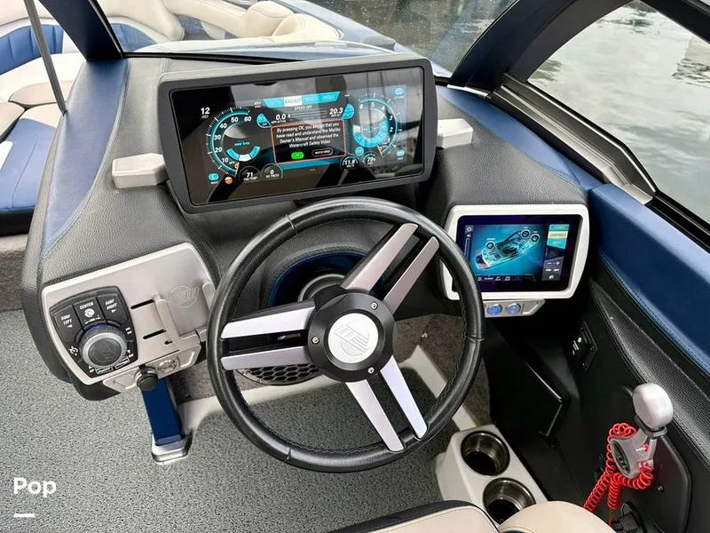 Slide: The Image of Malibu Wakesetter 25 LSV 2016 - 16579755