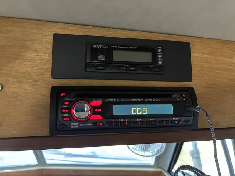 Slide: The Image of Bayliner 3888 1990 - 16600331