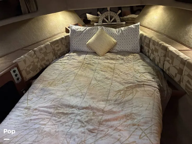 Slide: The Image of Bayliner 3888 1990 - 16599635