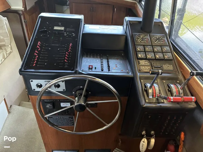 Slide: The Image of Bayliner 3888 1990 - 16599587