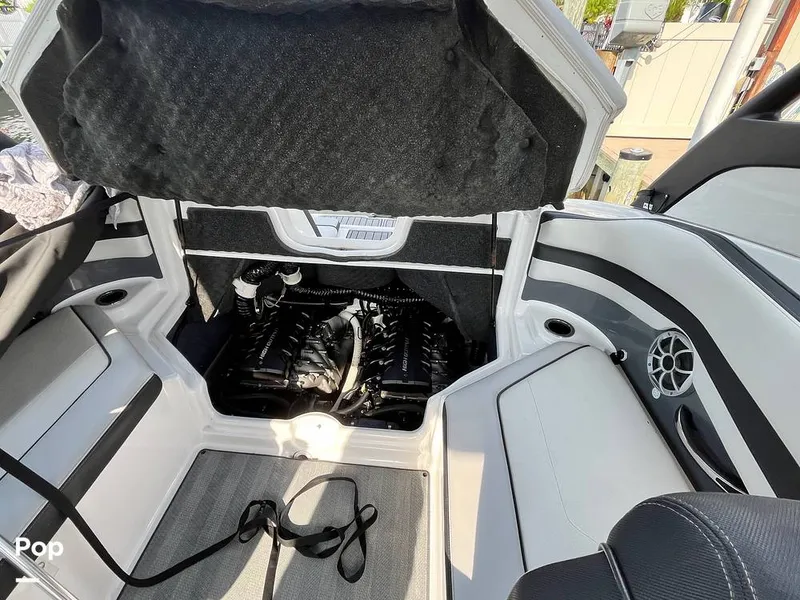 Slide: The Image of Yamaha 242 Limited S E-Series 2019 - 16577241