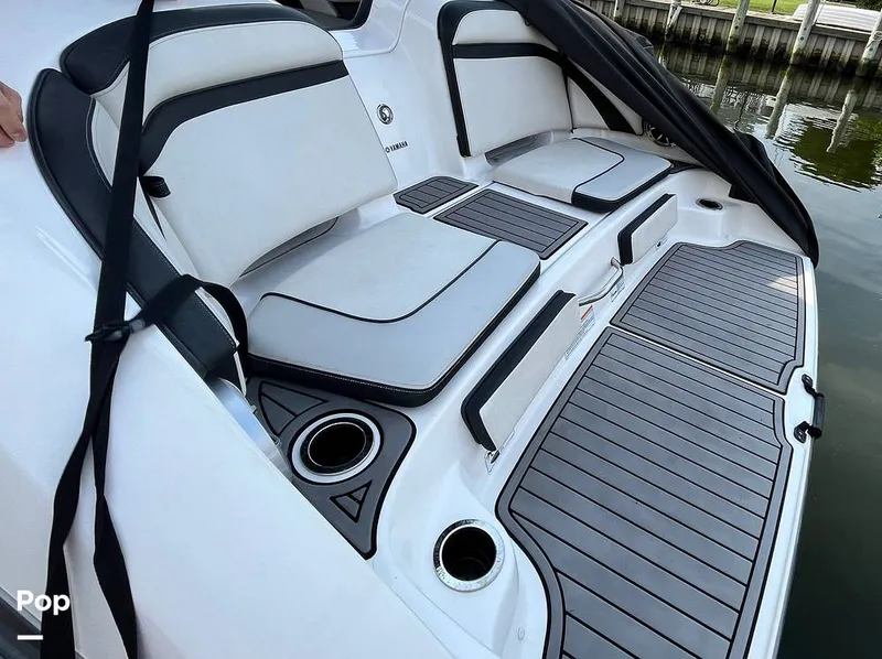 Slide: The Image of Yamaha 242 Limited S E-Series 2019 - 16577232