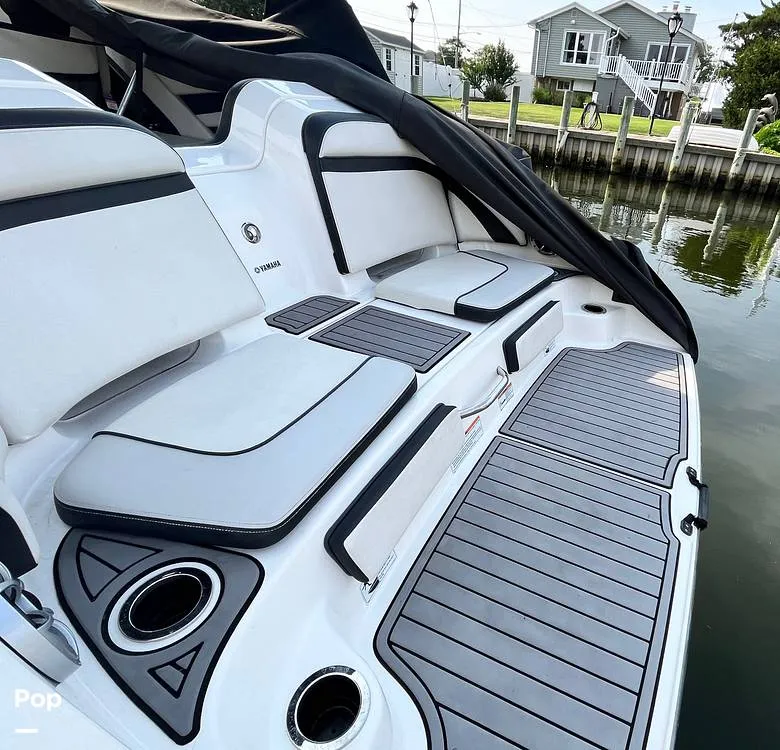 Slide: The Image of Yamaha 242 Limited S E-Series 2019 - 16577235