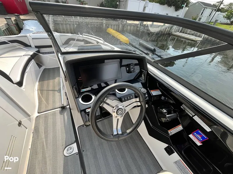 Slide: The Image of Yamaha 242 Limited S E-Series 2019 - 16577267