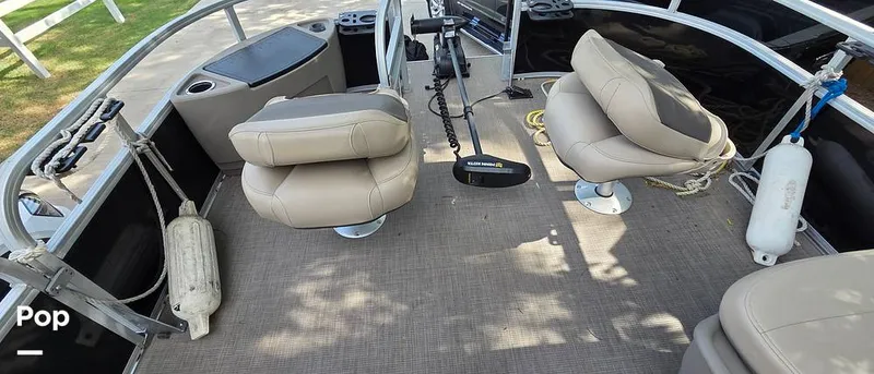 Slide: The Image of Sun Tracker Bass Buggy 16 XL 2022 - 16610336